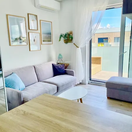 Apartment Three Horizons *